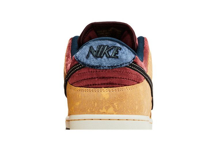 Nike SB Dunk Low City of Cinema