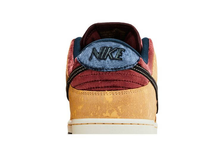 Nike SB Dunk Low City of Cinema