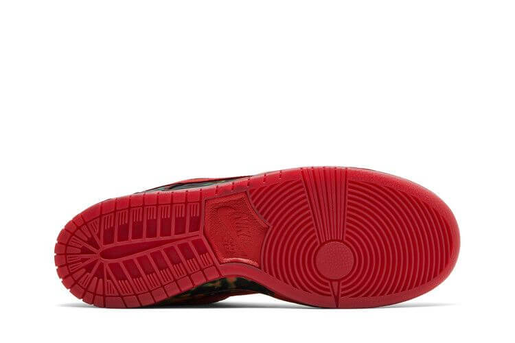 Nike SB Dunk Low The Wizard of Oz Poppy Field
