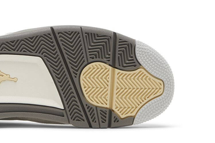 Jordan 4 Retro SE Craft Photon Dust - BigBoiSneakers