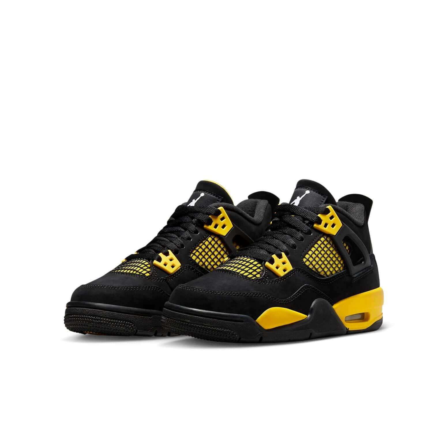 Jordan 4 Retro Thunder (2023) - BigBoiSneakers