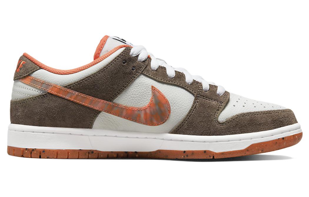 Nike SB Dunk Low Crushed D.C.